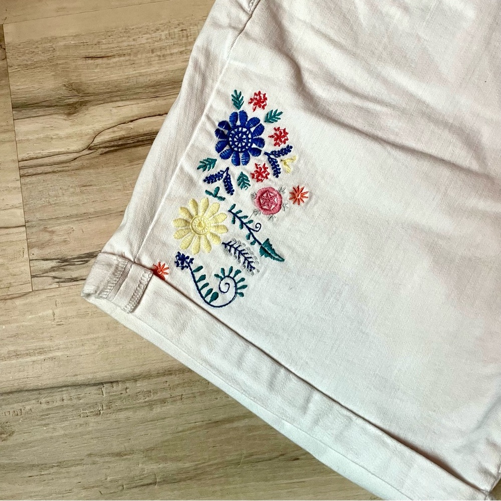 Embroidered White Denim Shorts - Picture 3 of 10